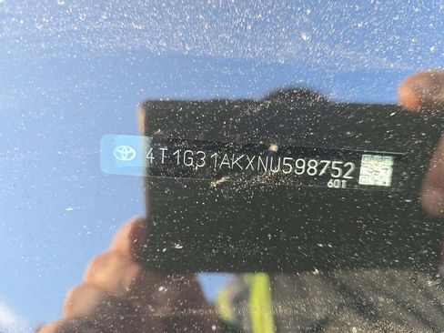 Used 2022 Toyota Camry SE FWD image 13