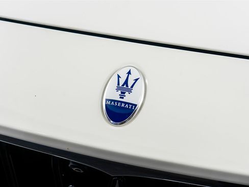 Used 2023 Maserati Ghibli Modena RWD image 24