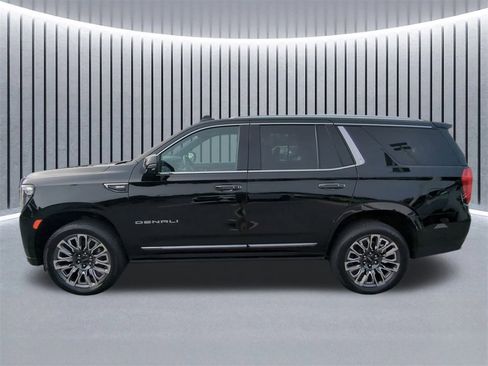 Used 2023 GMC Yukon Denali Ultimate w/ LPO, Floor Liner Package image 8