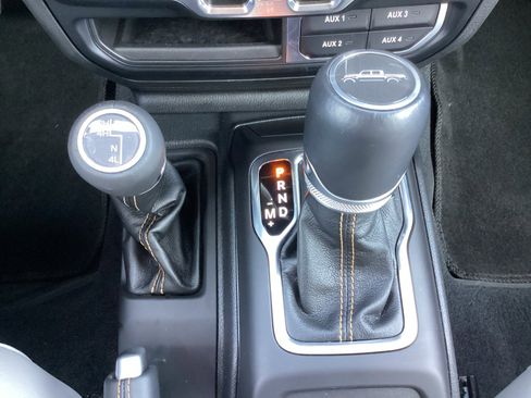 Used 2023 Jeep Gladiator Overland image 26