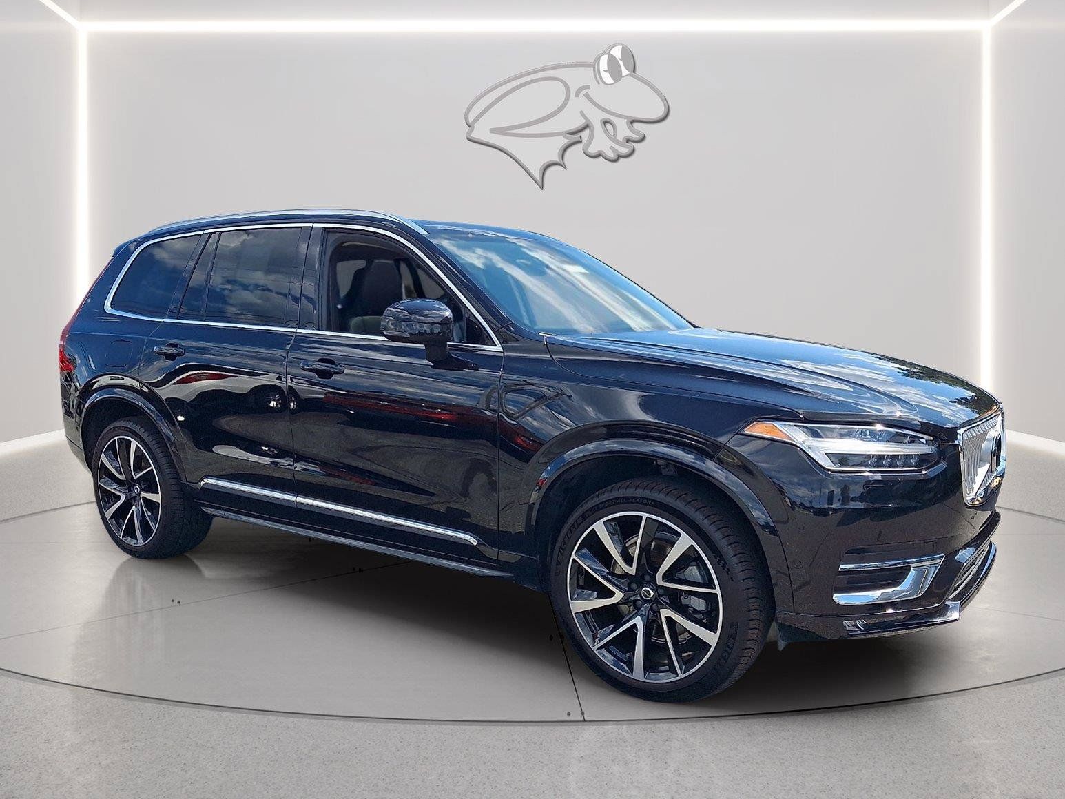 Used 2023 Volvo XC90 B5 Plus w/ Protection Package Premier AWD/4WD image 3