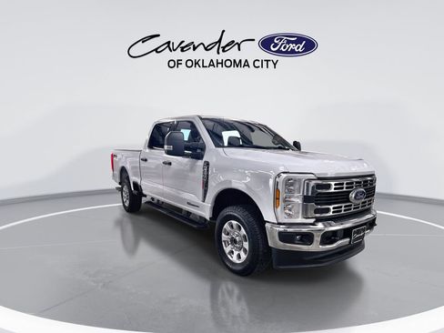 Used 2024 Ford F250 XLT w/ FX4 Off-Road Package AWD/4WD image 2