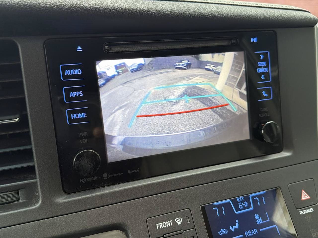 Used 2016 Toyota Sienna XLE AWD/4WD image 17