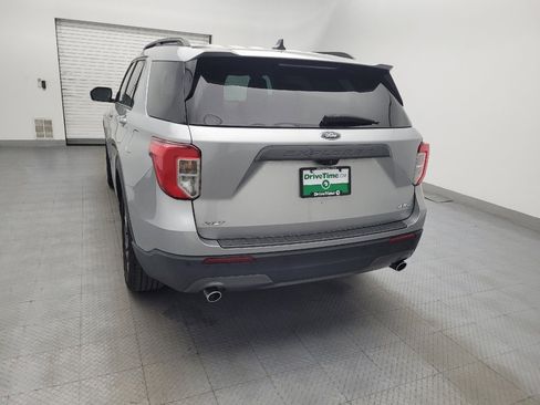 Used 2021 Ford Explorer XLT w/ Equipment Group 202A image 6