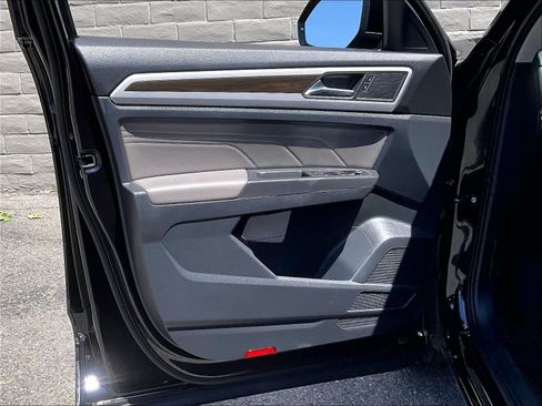Certified 2022 Volkswagen Atlas SE w/ Panoramic Sunroof Package FWD image 22