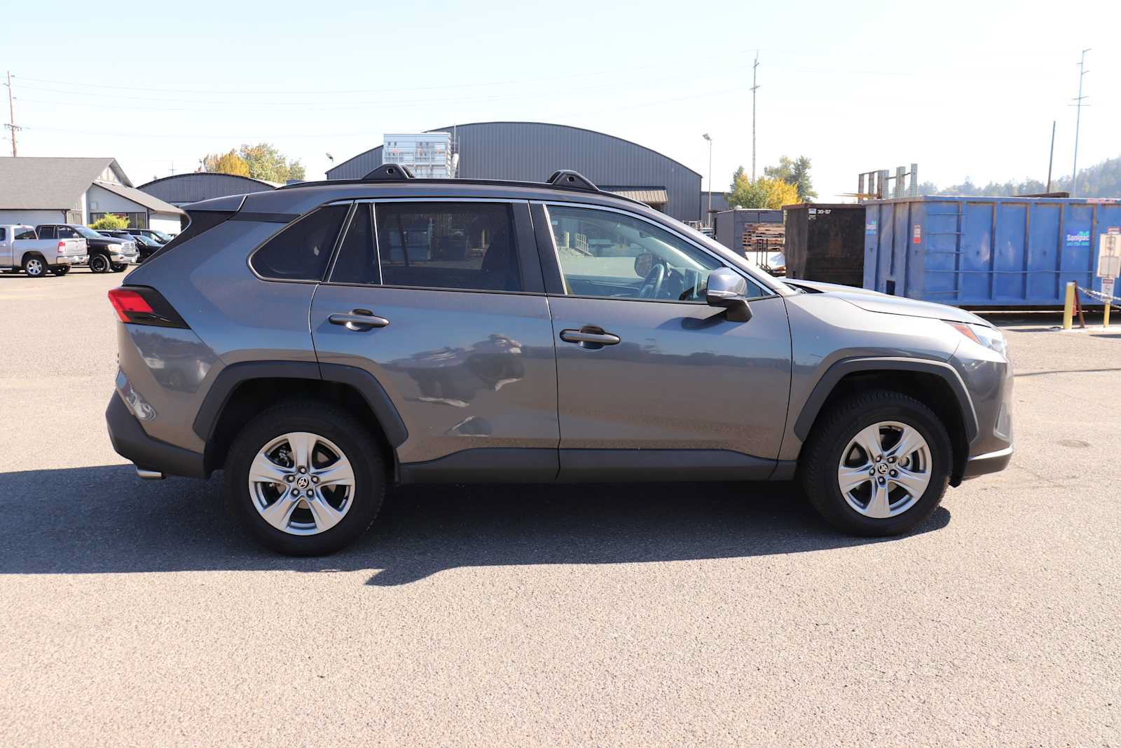 Used 2023 Toyota RAV4 XLE w/ Convenience Package AWD/4WD image 4