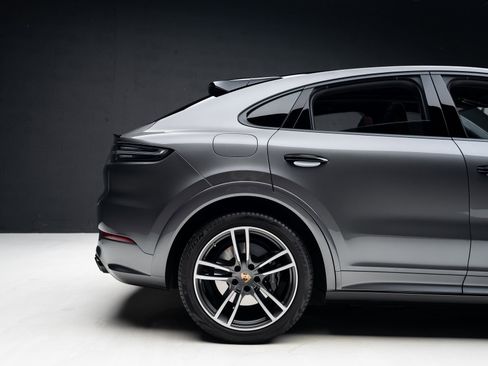 Used 2023 Porsche Cayenne Turbo image 34