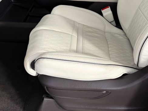 Used 2022 Lincoln Navigator Black Label image 13