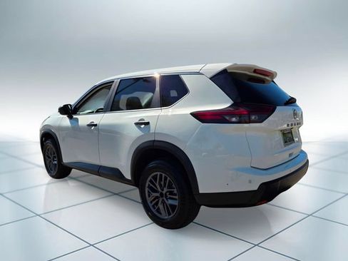 Used 2024 Nissan Rogue S FWD image 8