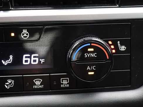 Used 2024 Nissan Pathfinder SL w/ SL Premium Package image 27