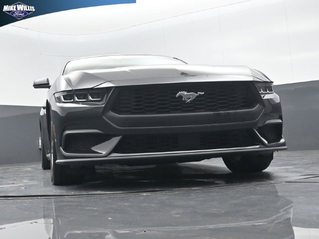 Used 2024 Ford Mustang Coupe RWD image 18