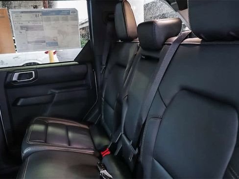 New 2025 Ford Bronco Badlands image 17