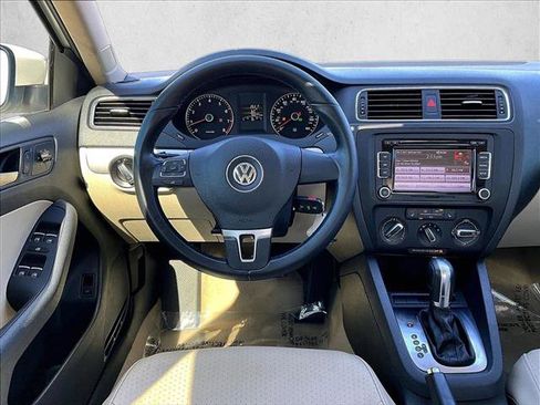 Used 2013 Volkswagen Jetta SE image 7
