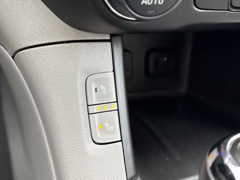 Used 2019 GMC Acadia SLT image 18