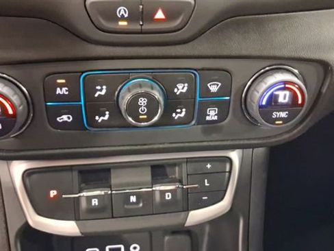 Used 2023 GMC Terrain SLE w/ Driver Convenience Package AWD/4WD image 29