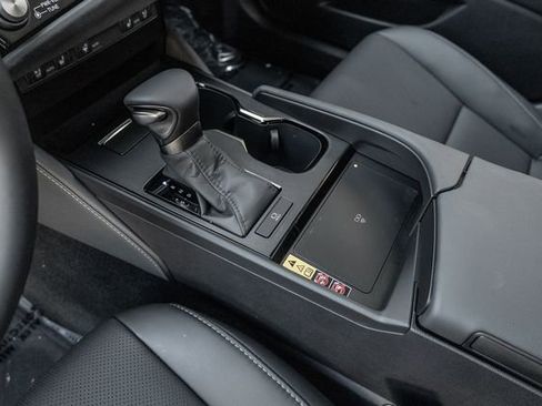 Used 2025 Lexus ES 350 w/ Premium Package image 10