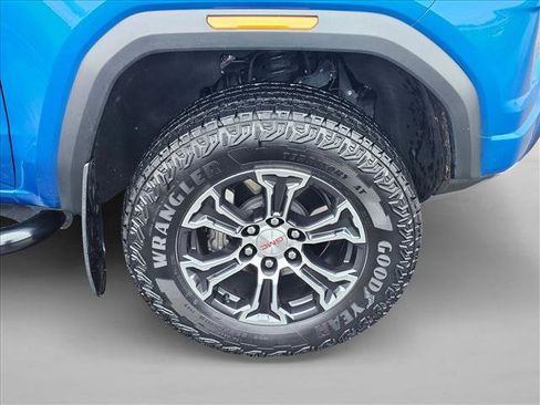 Used 2024 GMC Canyon AT4 w/ AT4 Premium Package image 9