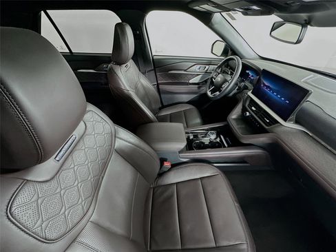 Used 2025 Ford Explorer Platinum w/ LUX Leather Package image 27