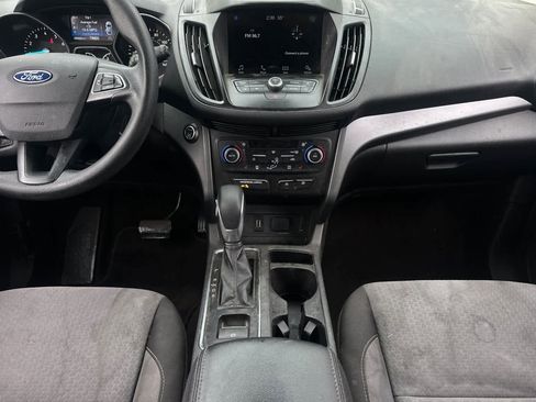 Used 2019 Ford Escape SE image 3
