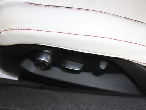 Used 2023 Chevrolet Corvette Stingray Premium Conv image 16