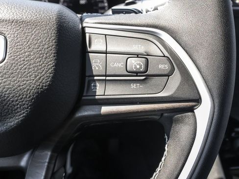 New 2025 Jeep Grand Cherokee Limited AWD/4WD image 23