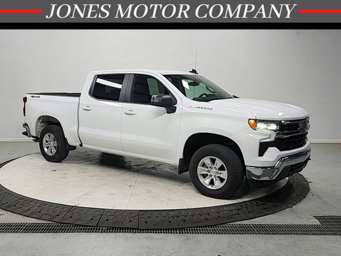 Used 2025 Chevrolet Silverado 1500 LT image 1