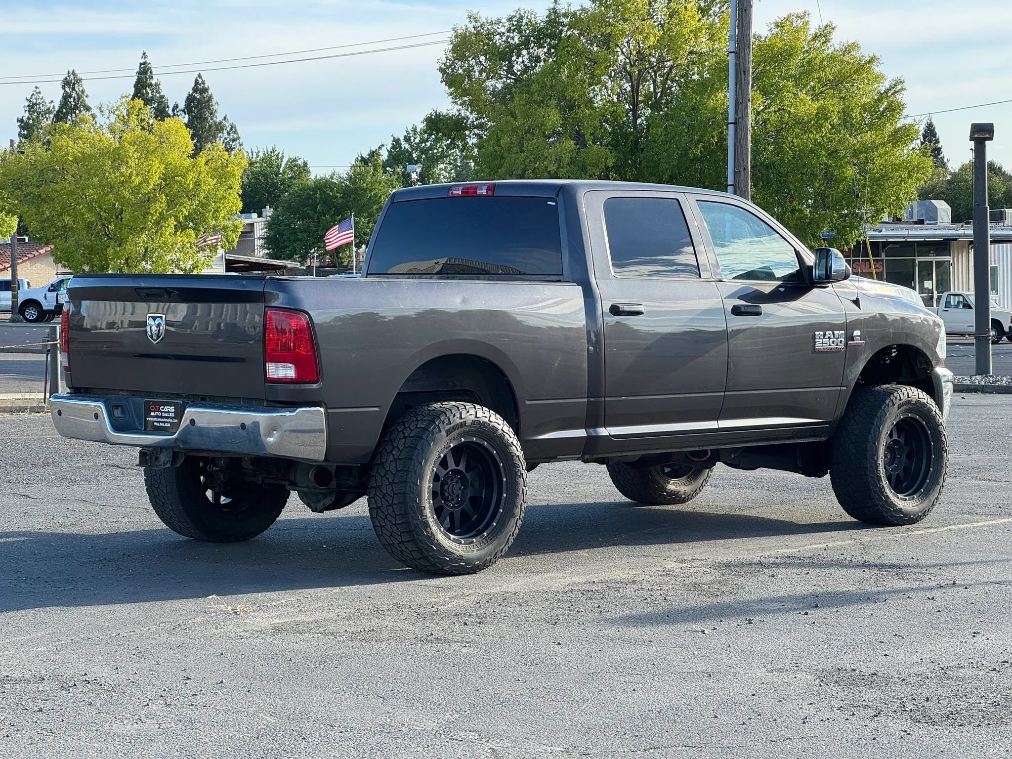 Used 2018 RAM 2500 Tradesman w/ Chrome Appearance Group AWD/4WD image 3