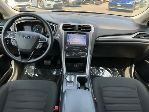 Used 2019 Ford Fusion SE image 15