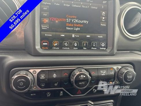 Used 2021 Jeep Wrangler Unlimited Sahara w/ Uconnect 4C Nav & Sound Group AWD/4WD image 18