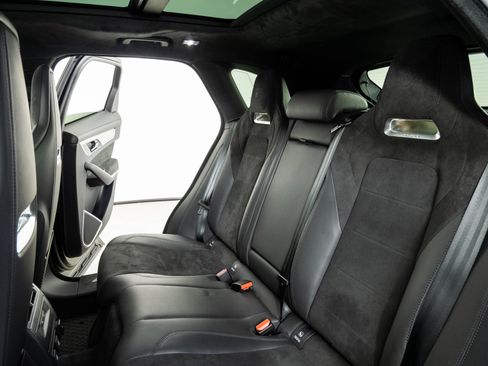 Used 2025 Jaguar F-PACE SVR AWD/4WD image 21