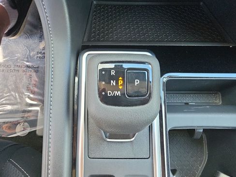 Used 2025 Nissan Pathfinder SV AWD/4WD image 28