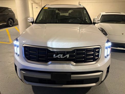 Certified 2023 Kia Telluride S w/ S Sunroof Package AWD/4WD image 2