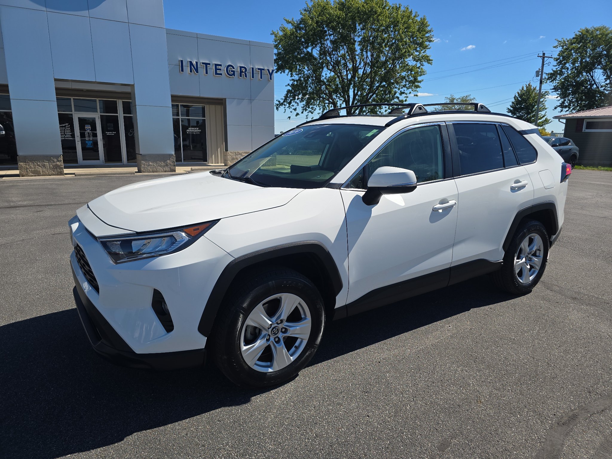 Used 2019 Toyota RAV4 XLE w/ Convenience Package AWD/4WD image 2