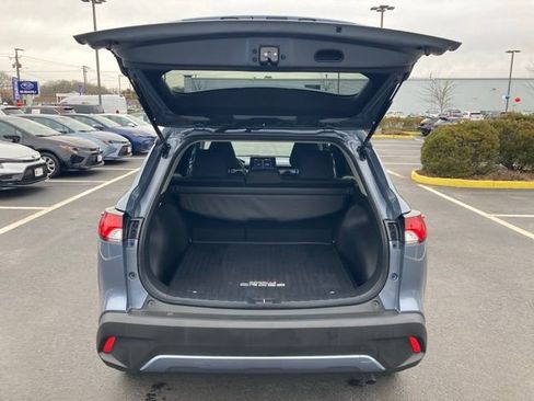 Used 2022 Toyota Corolla Cross LE w/ Moonroof Package image 5