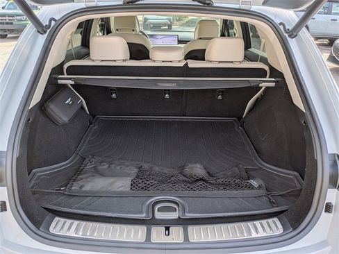 Used 2026 Genesis GV70 2.5T Select image 13