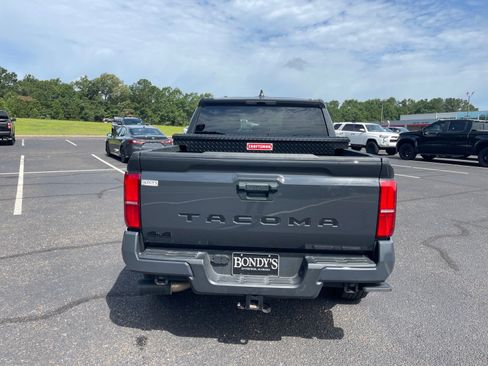 Used 2025 Toyota Tacoma TRD Sport AWD/4WD image 15