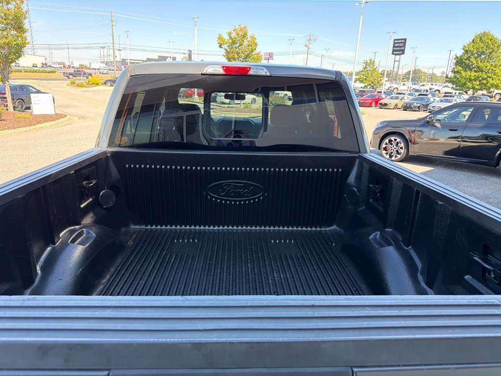 Used 2017 Ford F150 XLT w/ Equipment Group 302A Luxury AWD/4WD image 16