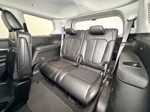 Used 2022 Jeep Grand Cherokee L Limited w/ Luxury Tech Group II AWD/4WD image 6