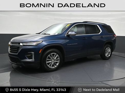 Used 2023 Chevrolet Traverse LT FWD image 1