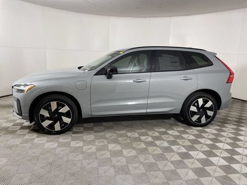 Certified 2025 Volvo XC60 T8 Plus w/ Protection Package Premier AWD/4WD image 7