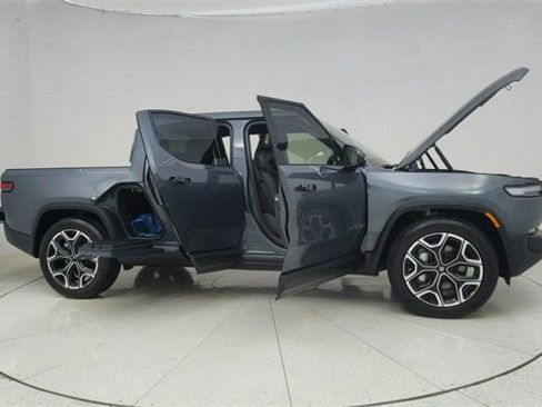 Used 2025 Rivian R1T Adventure image 69
