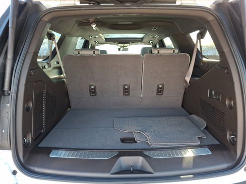 Certified 2023 Chevrolet Suburban Z71 w/ Z71 Off-Road Package image 30