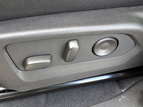 New 2026 Chevrolet Colorado LT image 8