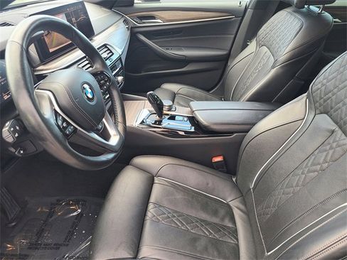 Used 2022 BMW 540i w/ Luxury Seating Package image 22