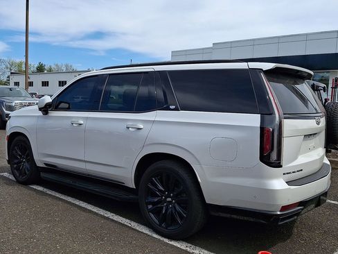 Certified 2023 Cadillac Escalade Sport Platinum image 3