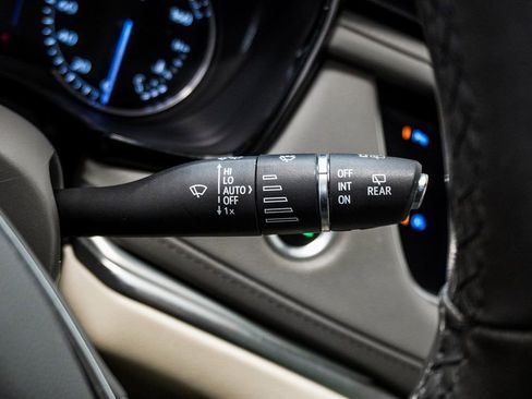 Used 2020 Cadillac XT5 Premium Luxury image 20