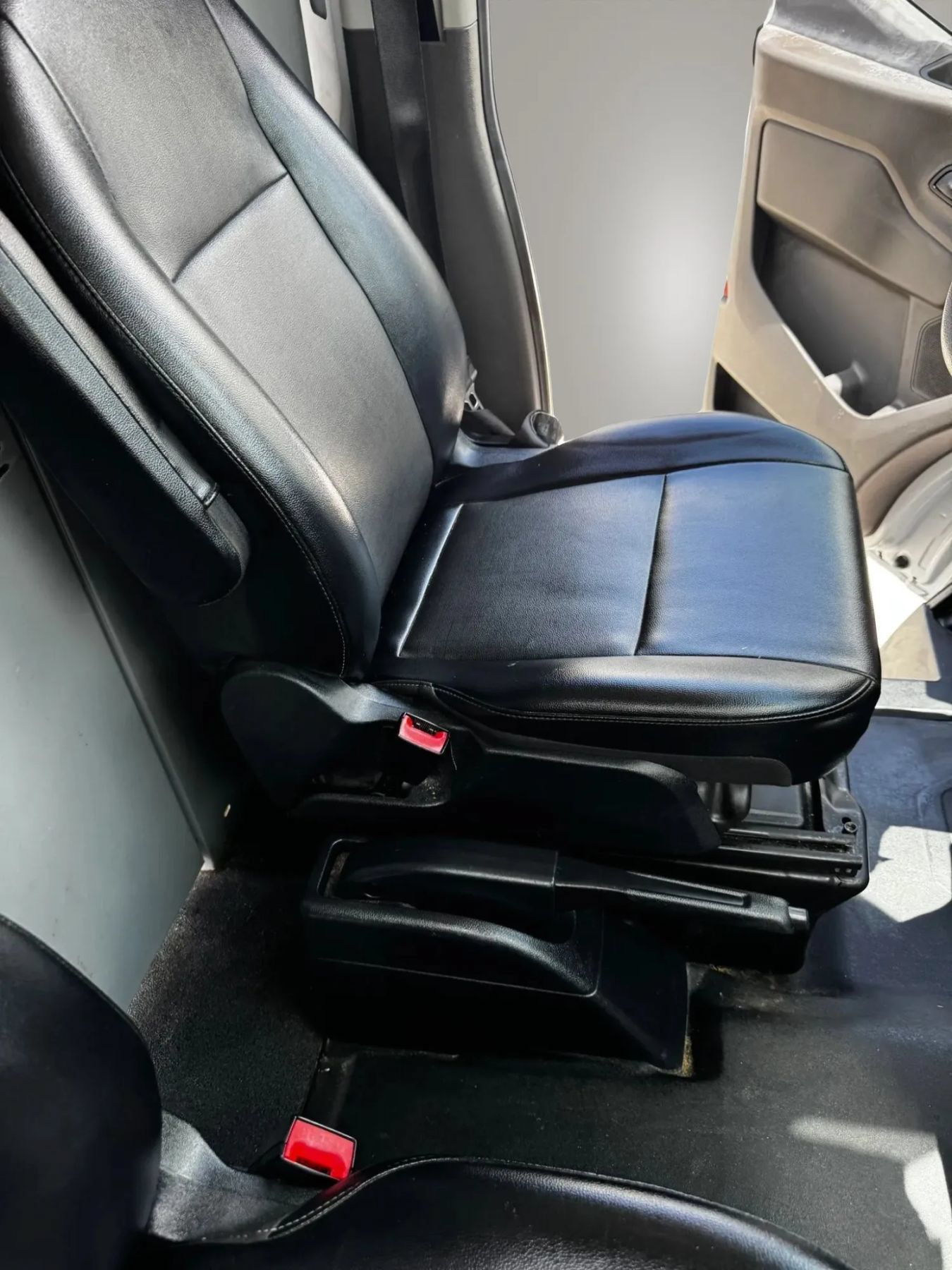 Used 2020 Ford Transit 150 Low Roof RWD image 22
