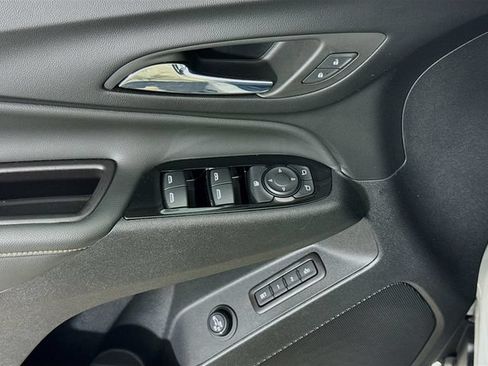 Used 2022 Chevrolet Equinox Premier AWD/4WD image 17