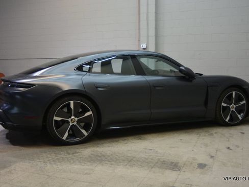 Used 2022 Porsche Taycan Turbo S AWD/4WD image 34