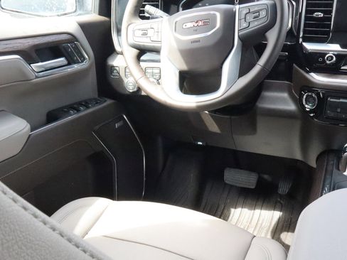 New 2026 GMC Sierra 1500 SLT AWD/4WD image 12
